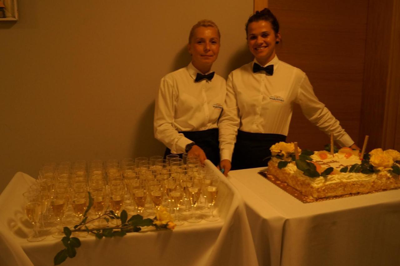 Osrodek Turystyczny Warzenko Hotel Bagian luar foto